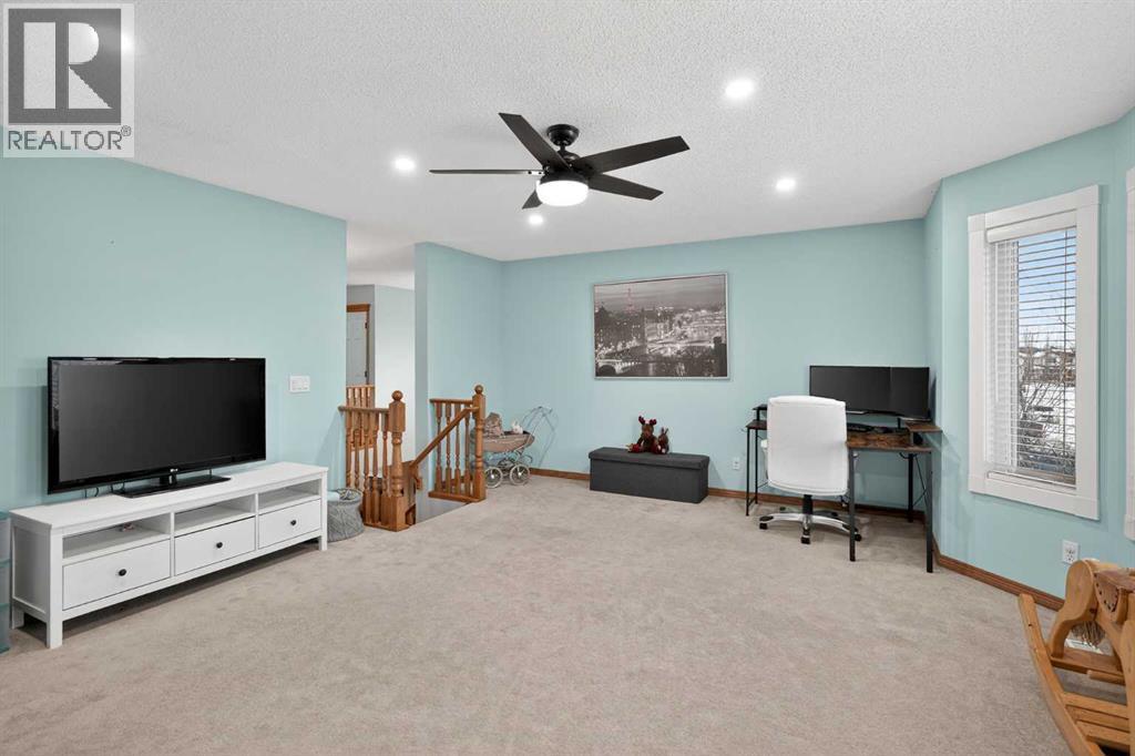 112 West Creek Close, Chestermere, Alberta  T1X 1M2 - Photo 16 - A2310327