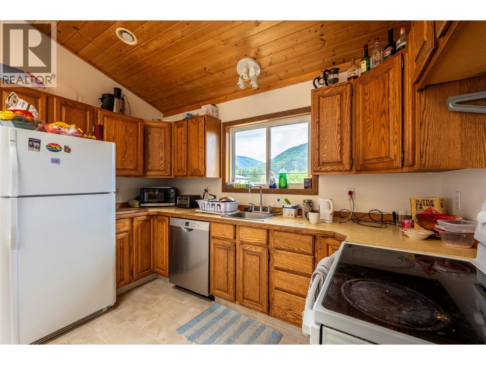 703 West Innes Street, Nelson, British Columbia  V1L 3J4 - Photo 10 - 10387679
