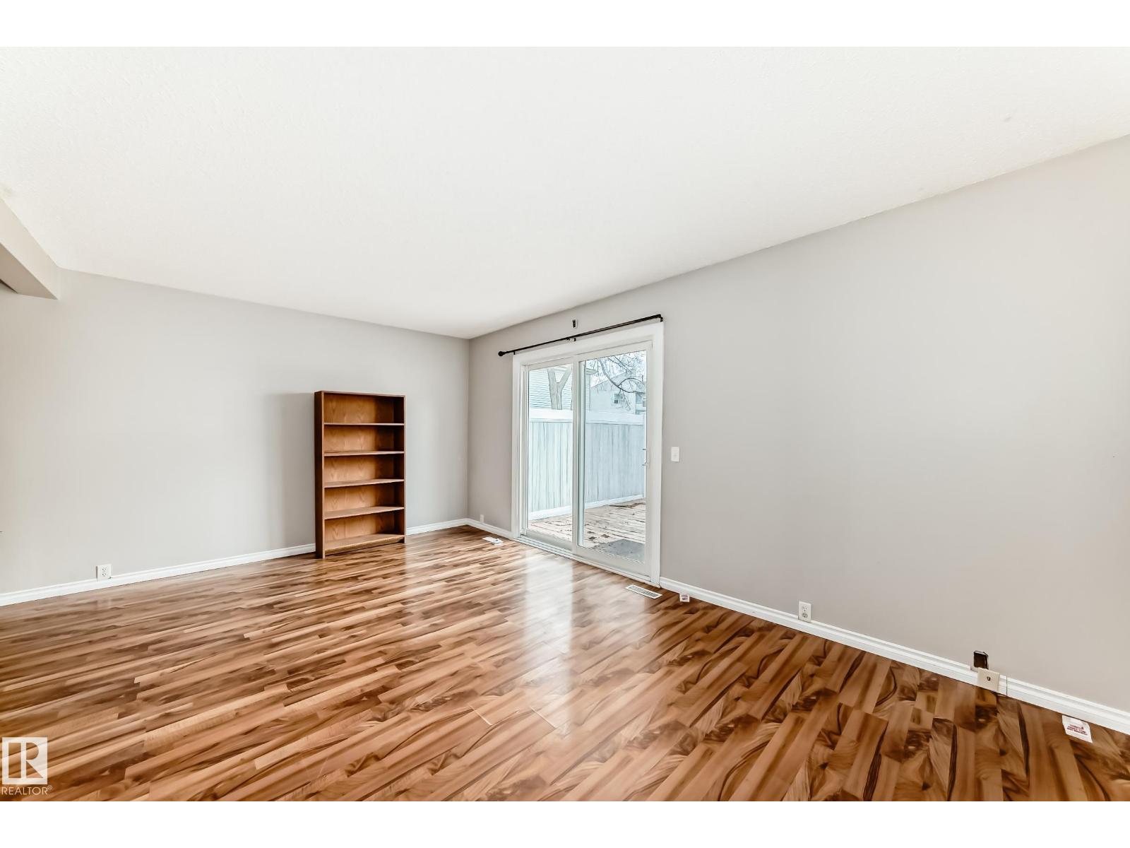 #11 2024 57 St Nw, Edmonton, Alberta  T6L 2Z3 - Photo 7 - E4488162