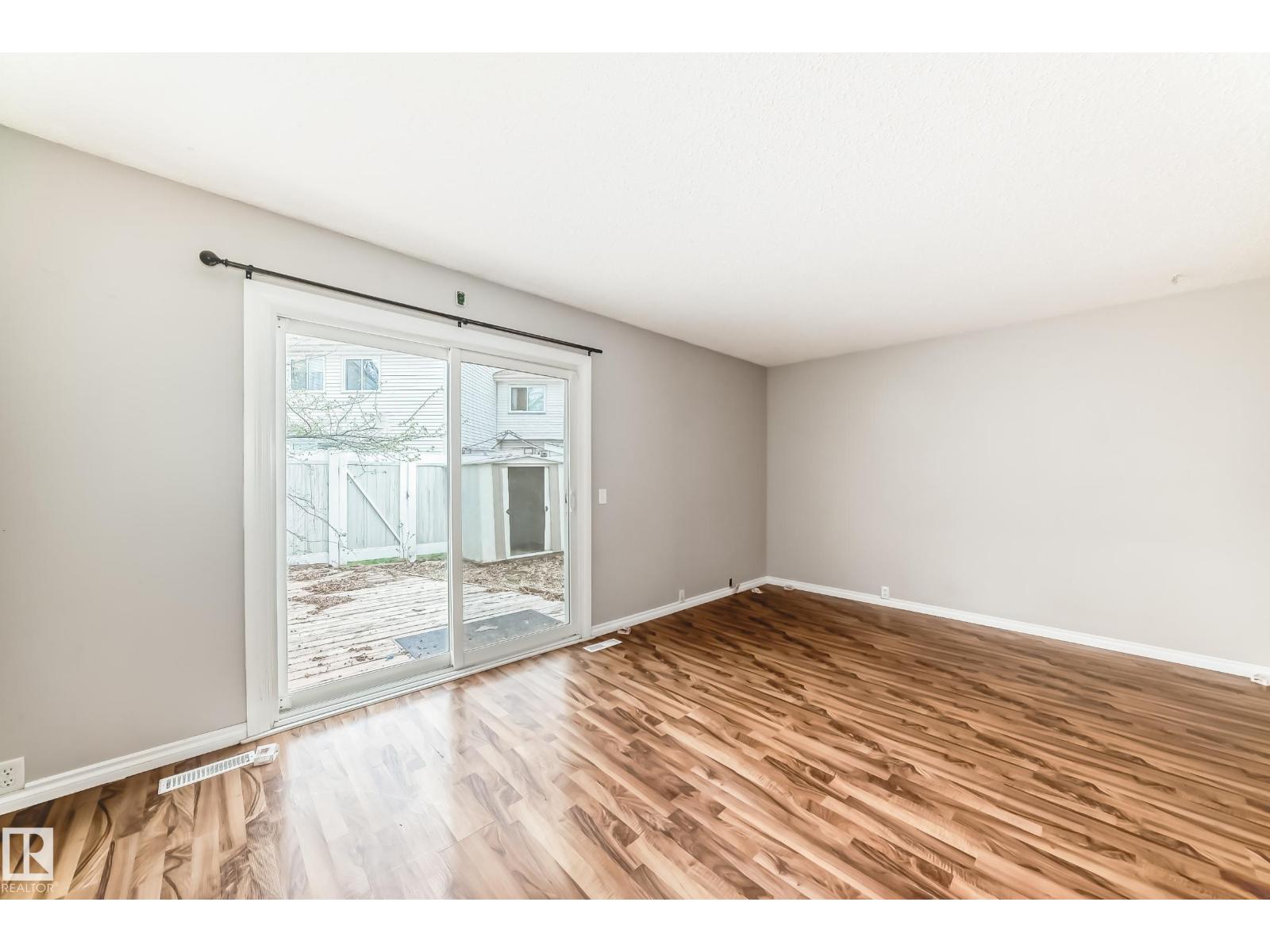 #11 2024 57 St Nw, Edmonton, Alberta  T6L 2Z3 - Photo 8 - E4488162