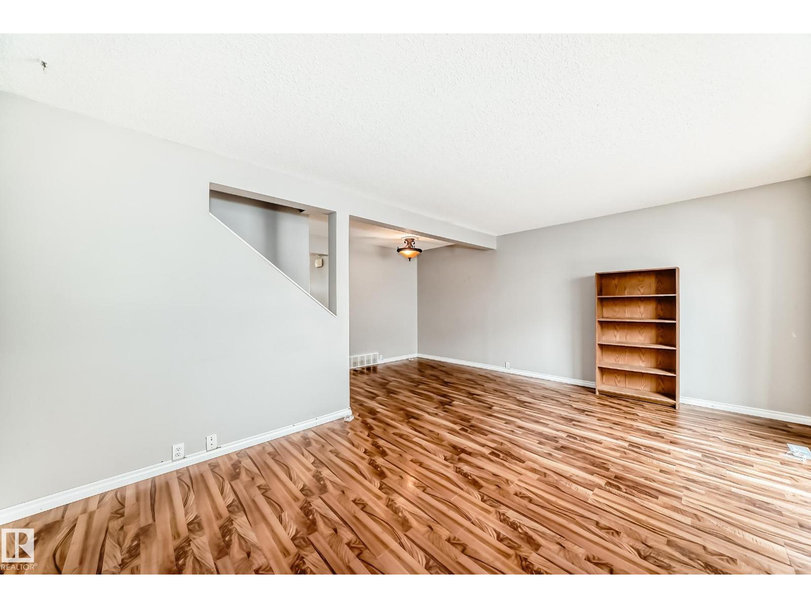 #11 2024 57 St Nw, Edmonton, Alberta  T6L 2Z3 - Photo 9 - E4488162