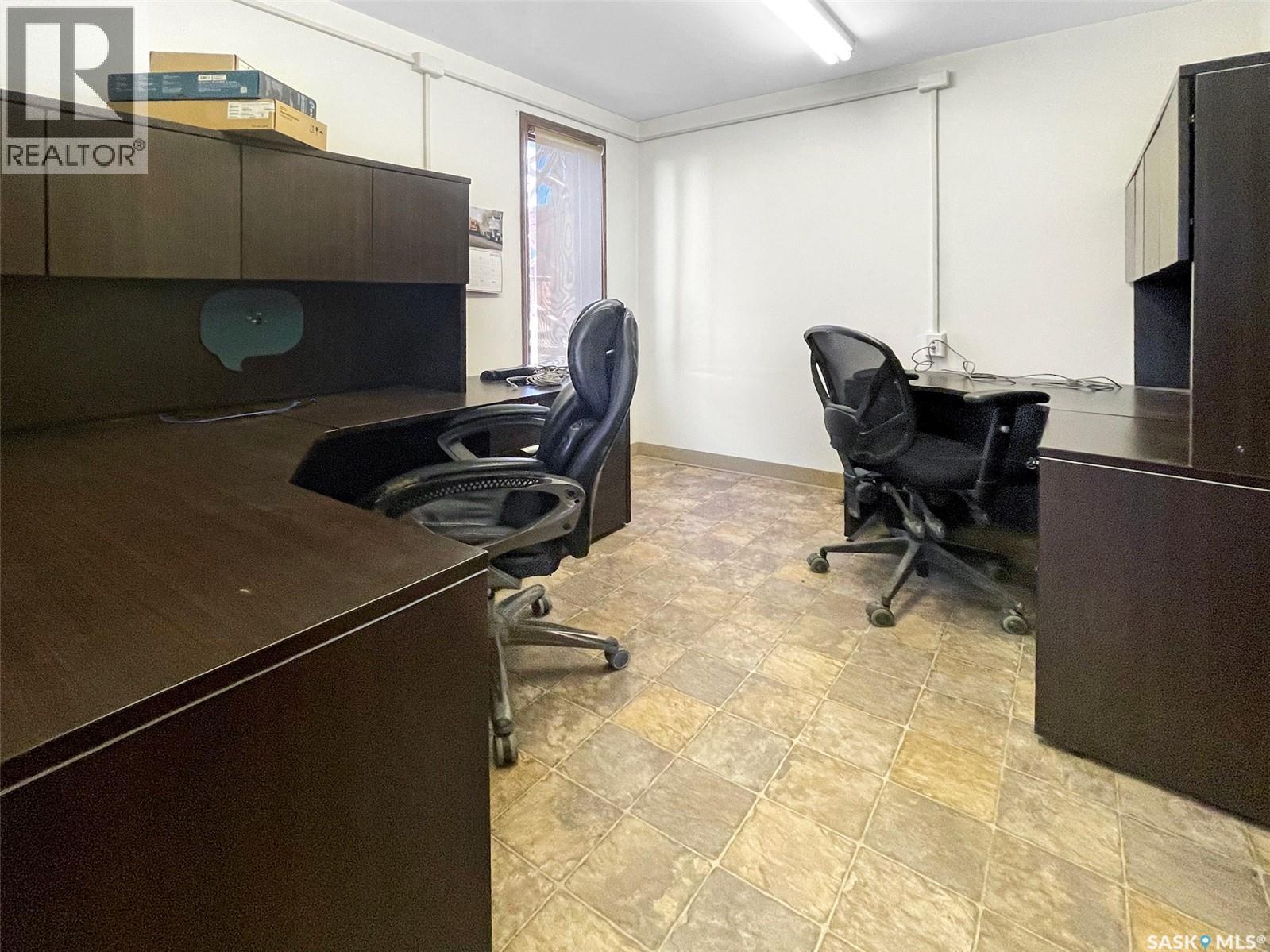 503 North Railway Street W, Swift Current, Saskatchewan  S9H 4T4 - Photo 4 - SK036045
