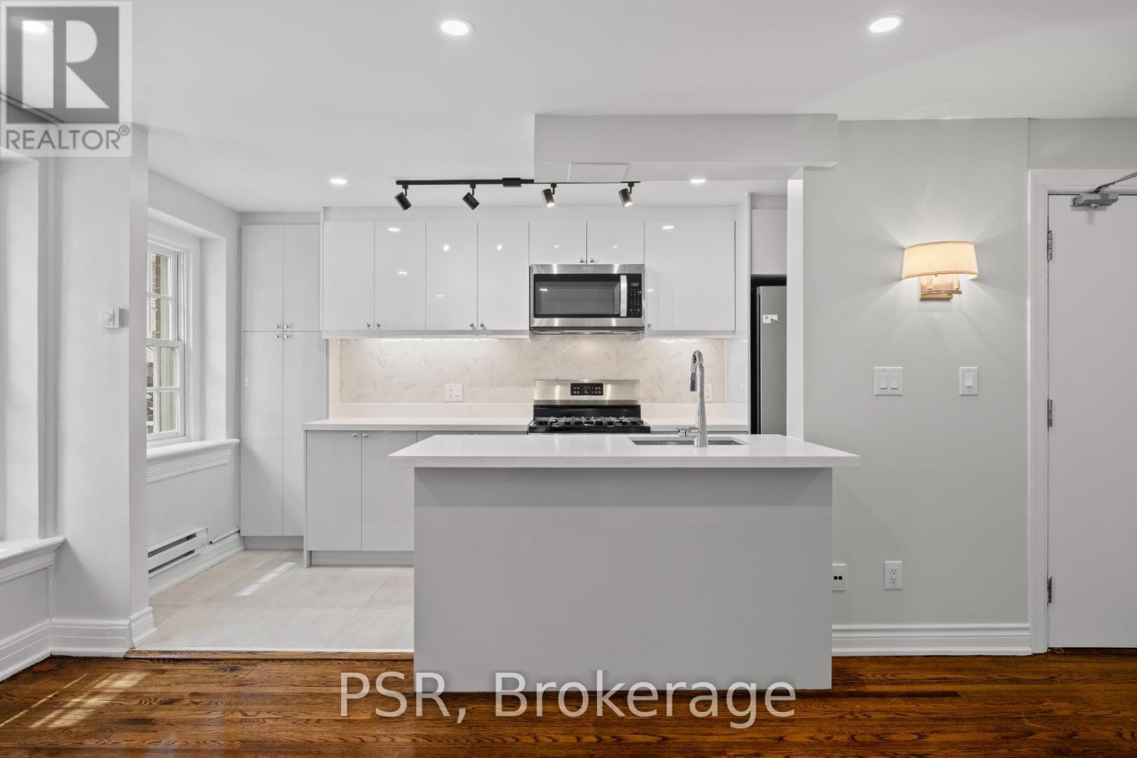 24 - 8 St Thomas Street, Toronto, Ontario  M5S 2B8 - Photo 2 - C13137058