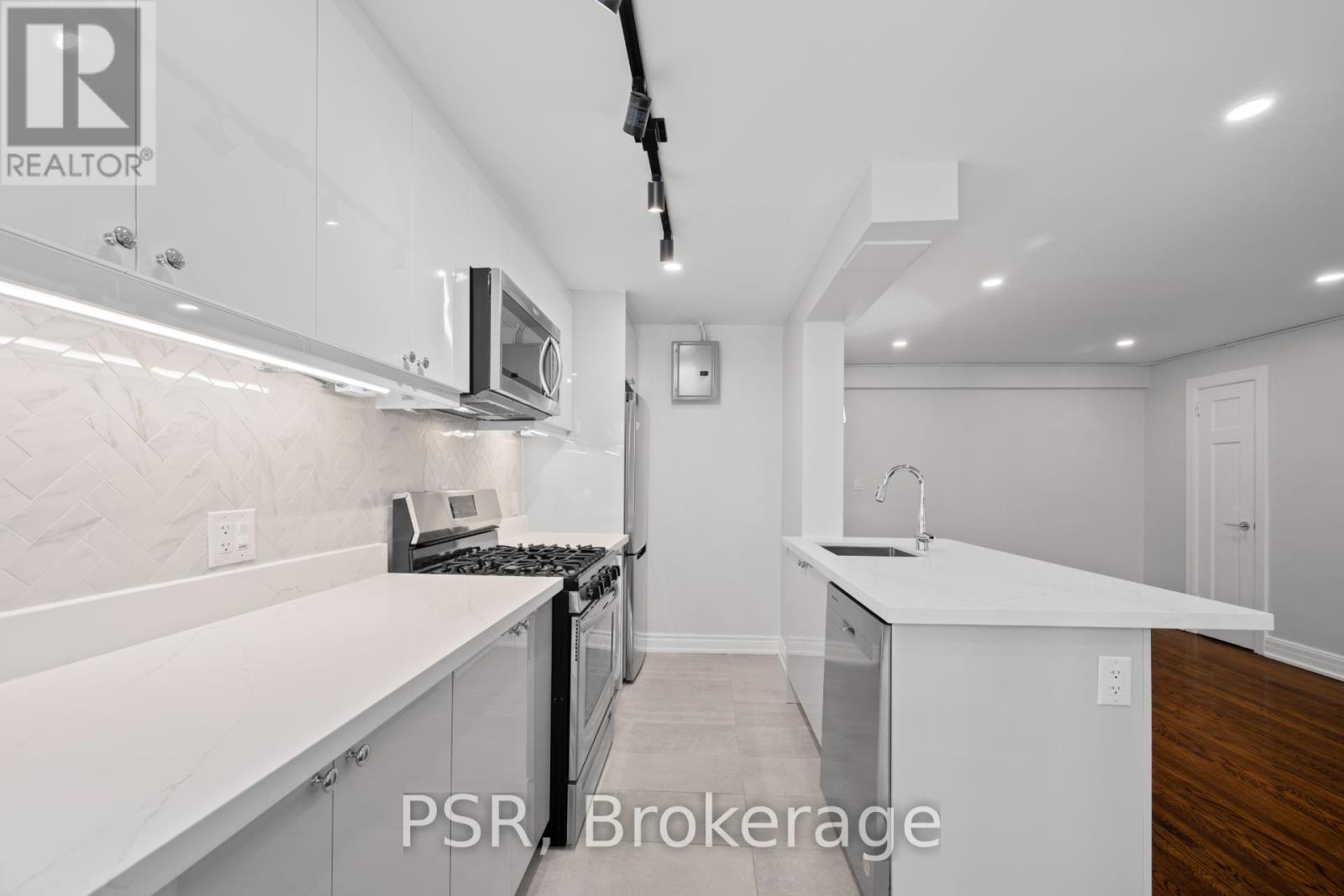 24 - 8 St Thomas Street, Toronto, Ontario  M5S 2B8 - Photo 4 - C13137058