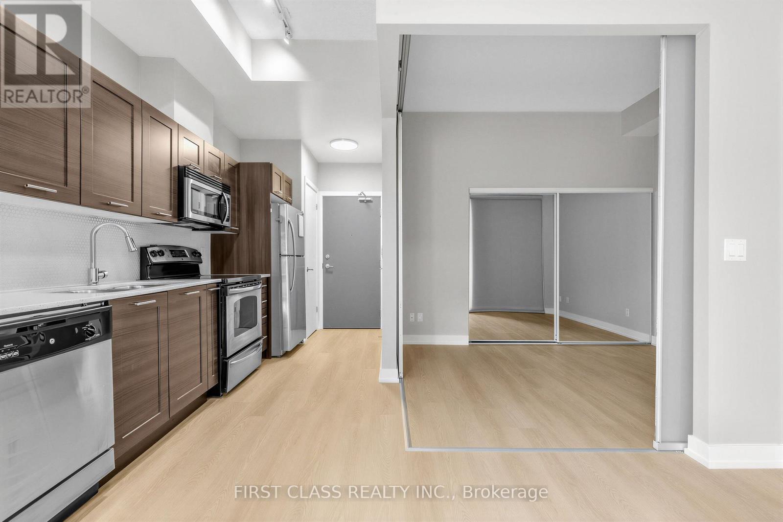 216 - 169 Fort York Boulevard, Toronto, Ontario  M5V 0C8 - Photo 4 - C13137170