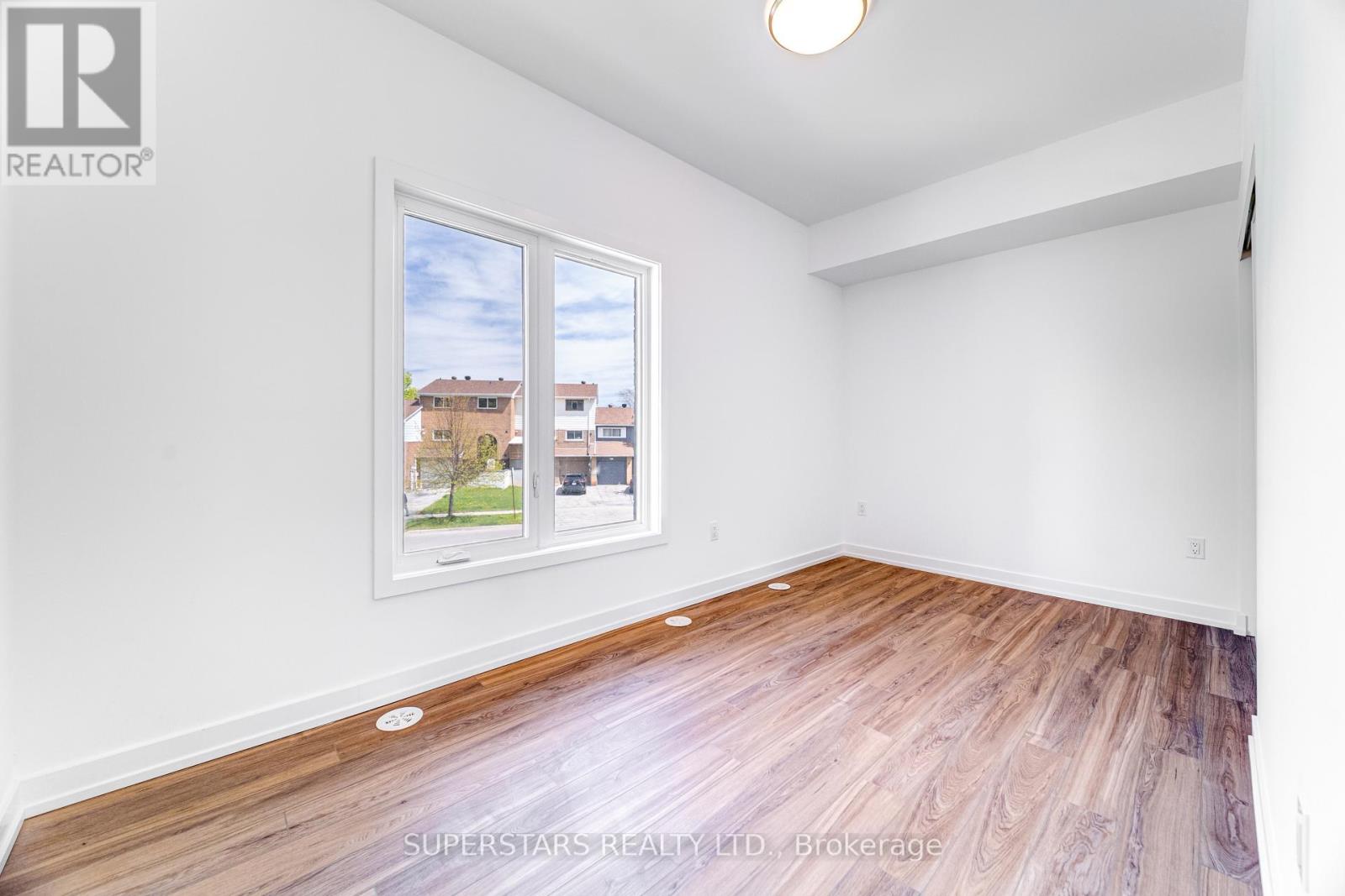 31 Calamint Lane, Toronto, Ontario  M1W 2H1 - Photo 12 - E13137098