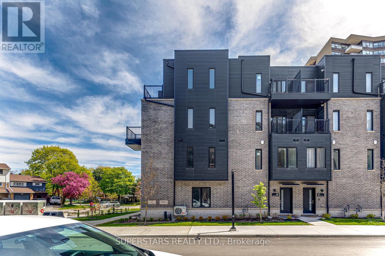 31 Calamint Lane, Toronto, Ontario  M1W 2H1 - Photo 2 - E13137098