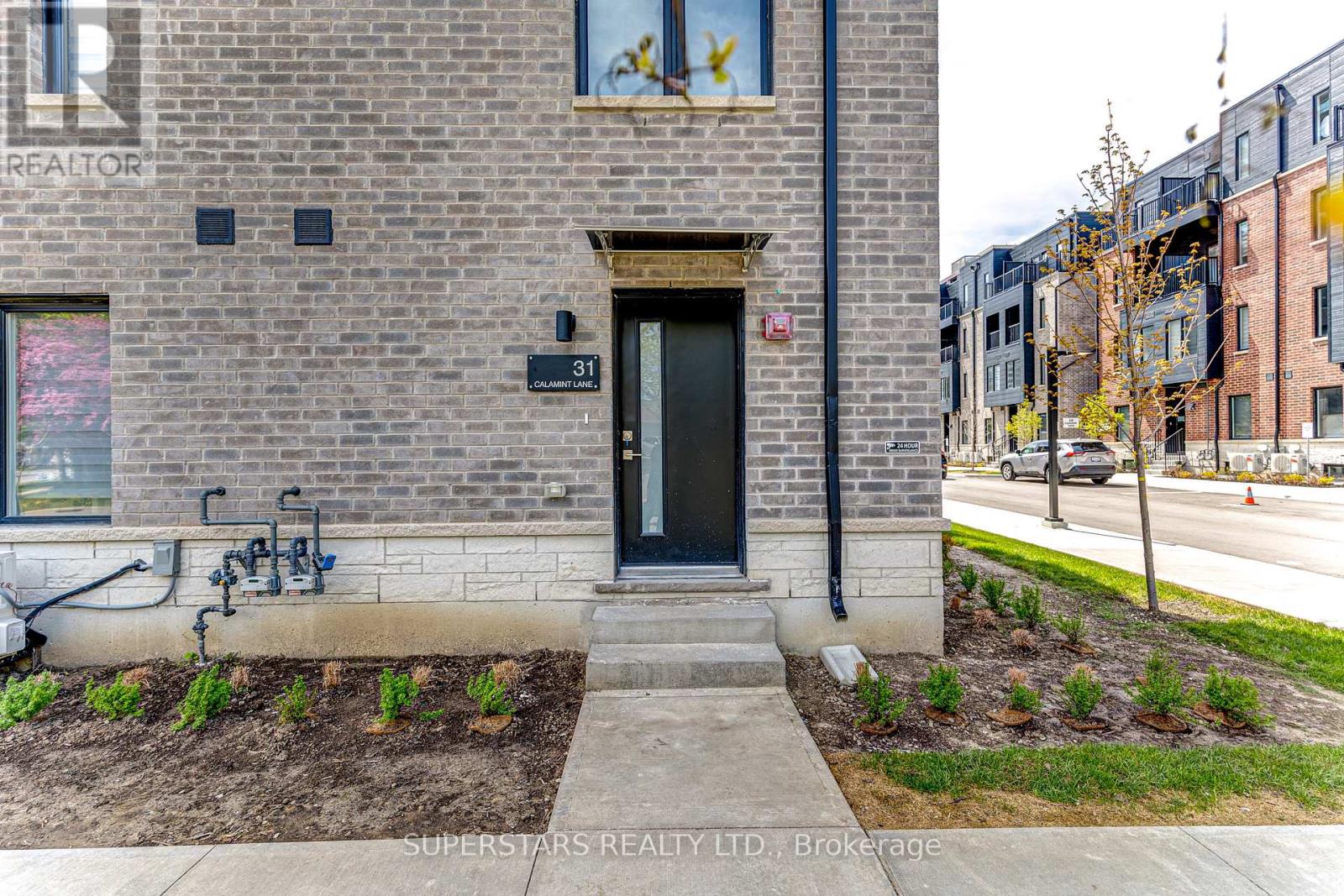 31 Calamint Lane, Toronto, Ontario  M1W 2H1 - Photo 3 - E13137098