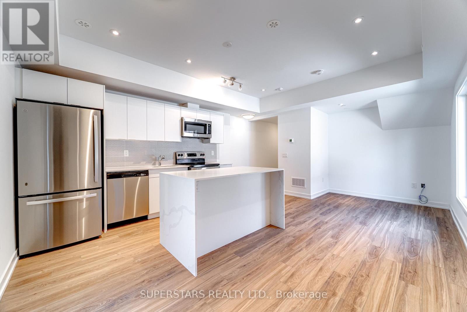 31 Calamint Lane, Toronto, Ontario  M1W 2H1 - Photo 4 - E13137098