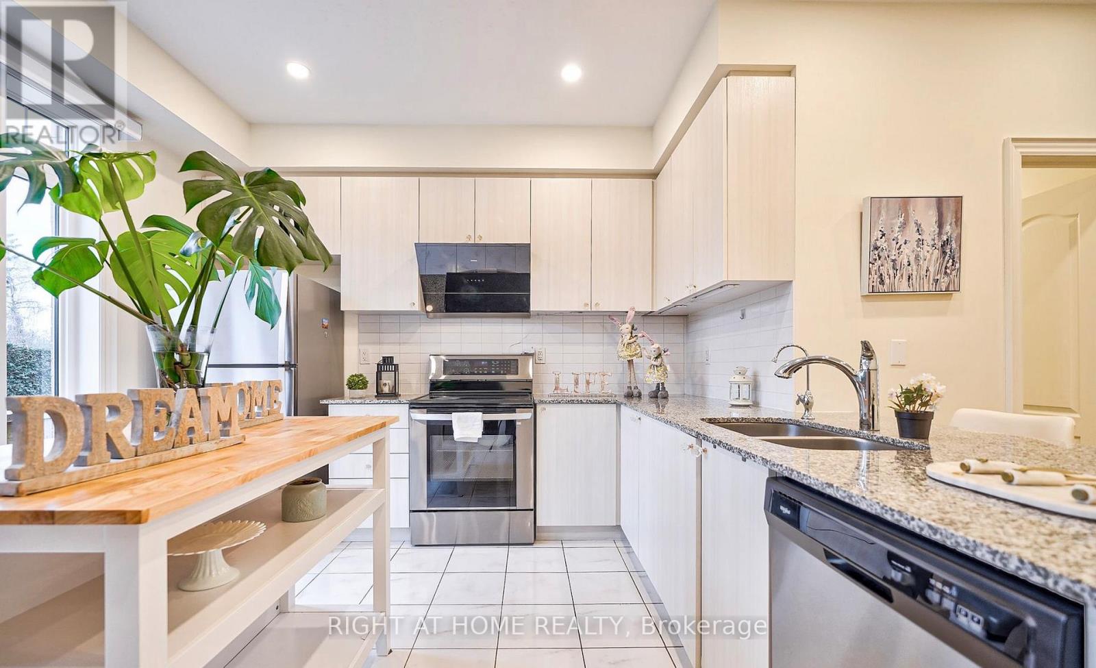 Upper - 15 Culloden Court, Toronto, Ontario  M1C 0E9 - Photo 8 - E13137142
