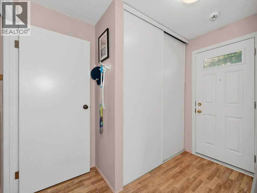 22, 115 Bergen Road NW, Calgary, Alberta  T3K 1P2 - Photo 3 - A2309381
