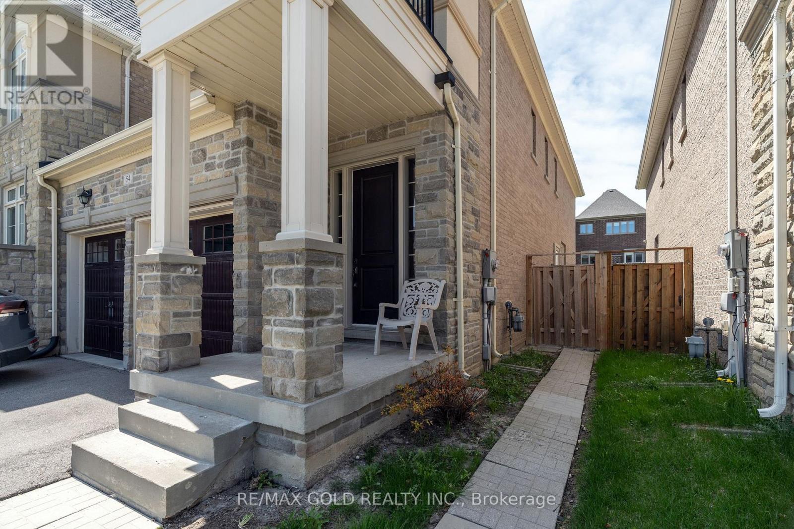 54 Robert Berry Crescent, King, Ontario  L7B 1L4 - Photo 3 - N13136240