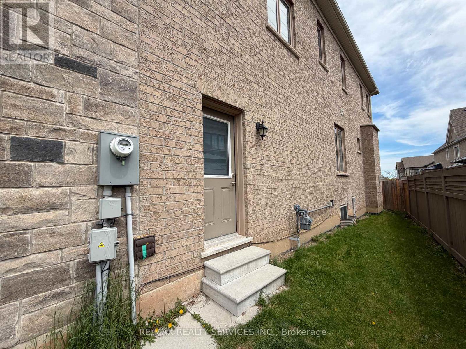 Lower - 4 Lyle Way, Brampton, Ontario  L6X 5P8 - Photo 12 - W13132468