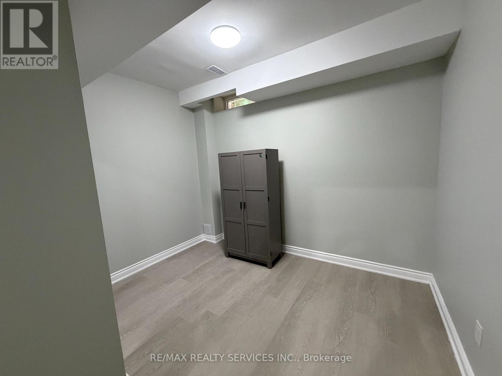 Lower - 4 Lyle Way, Brampton, Ontario  L6X 5P8 - Photo 9 - W13132468