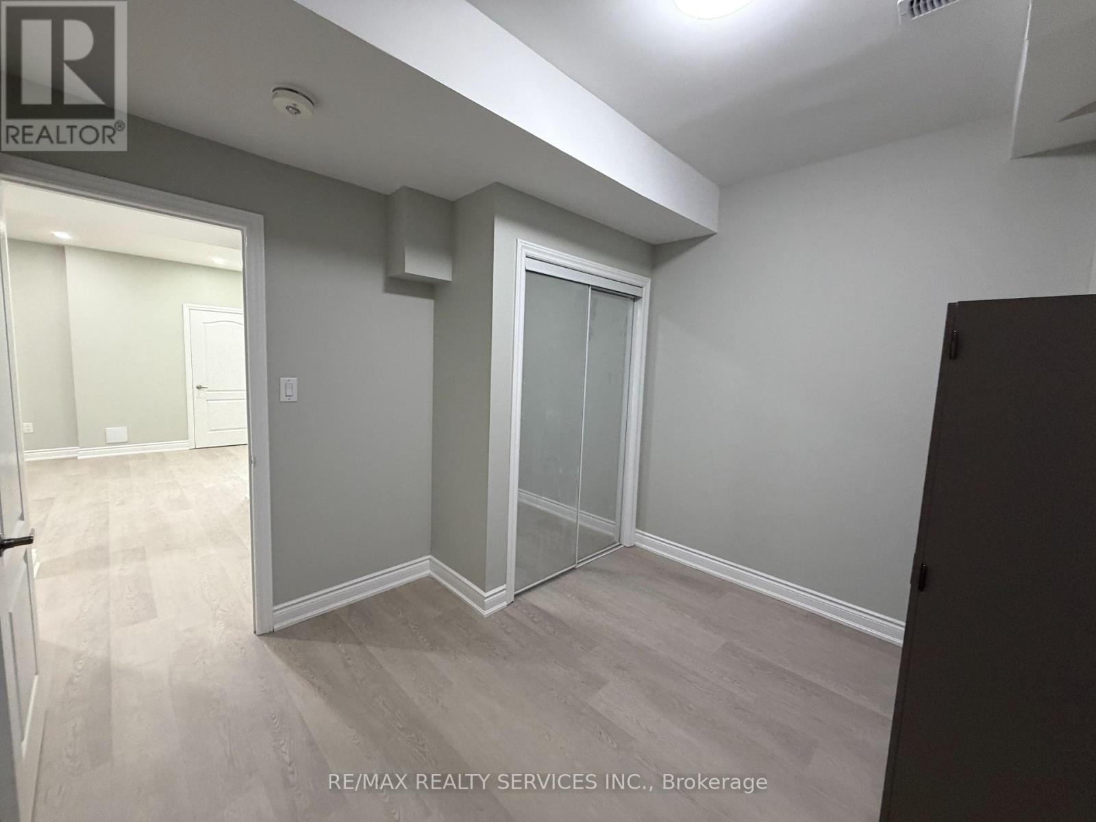 Lower - 4 Lyle Way, Brampton, Ontario  L6X 5P8 - Photo 10 - W13132468