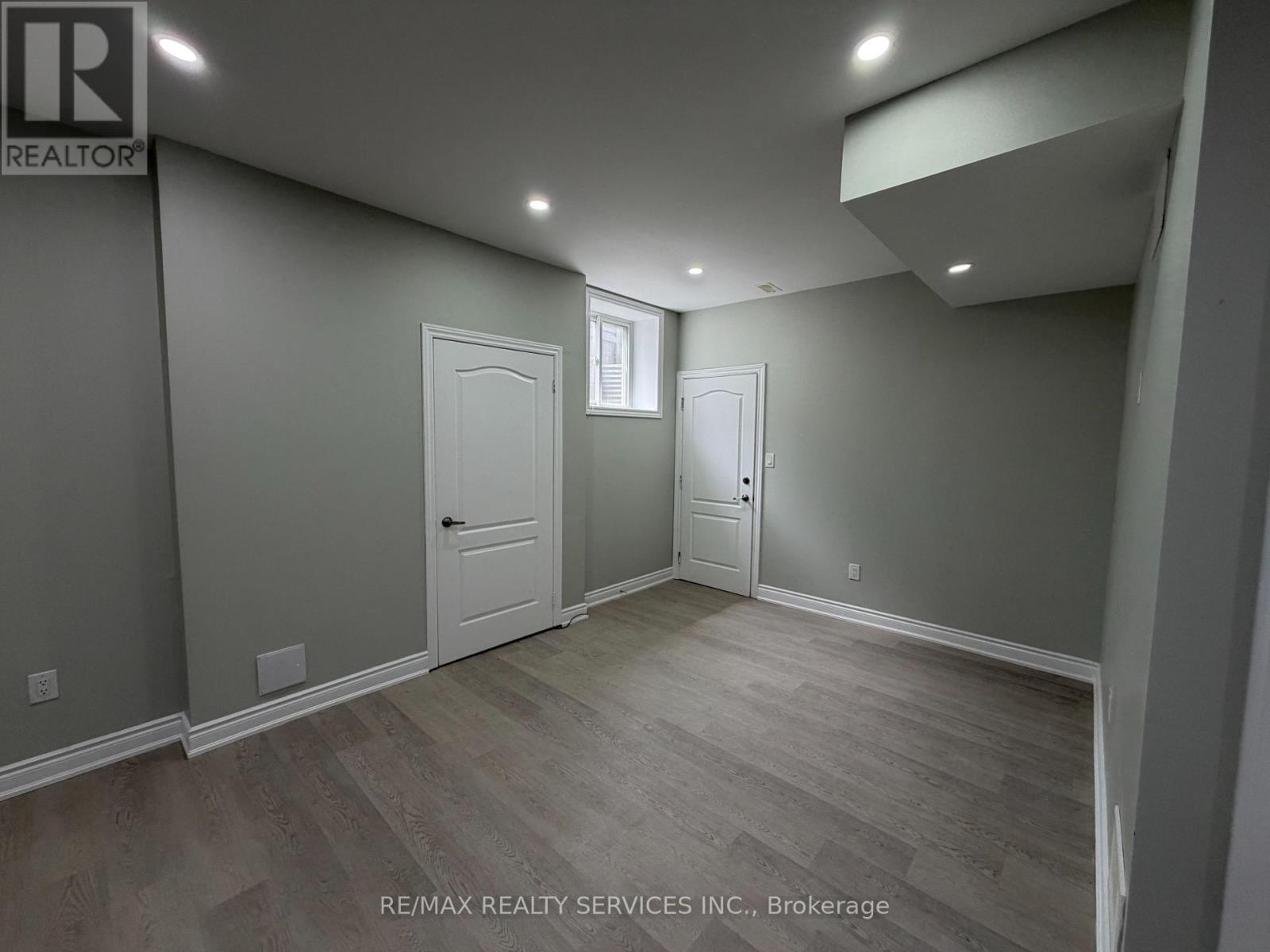 Lower - 4 Lyle Way, Brampton, Ontario  L6X 5P8 - Photo 5 - W13132468