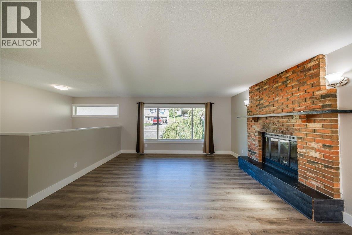 909 7th Street, Montrose, British Columbia  V0G 1P0 - Photo 14 - 10387602