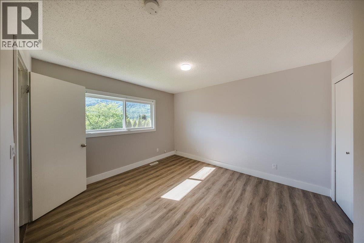 909 7th Street, Montrose, British Columbia  V0G 1P0 - Photo 19 - 10387602