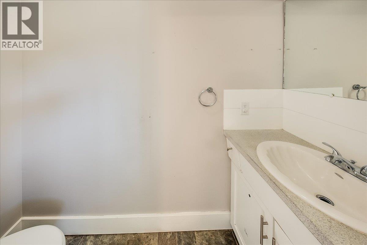 909 7th Street, Montrose, British Columbia  V0G 1P0 - Photo 22 - 10387602