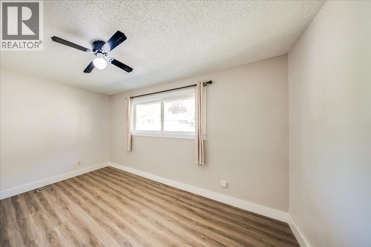 909 7th Street, Montrose, British Columbia  V0G 1P0 - Photo 23 - 10387602