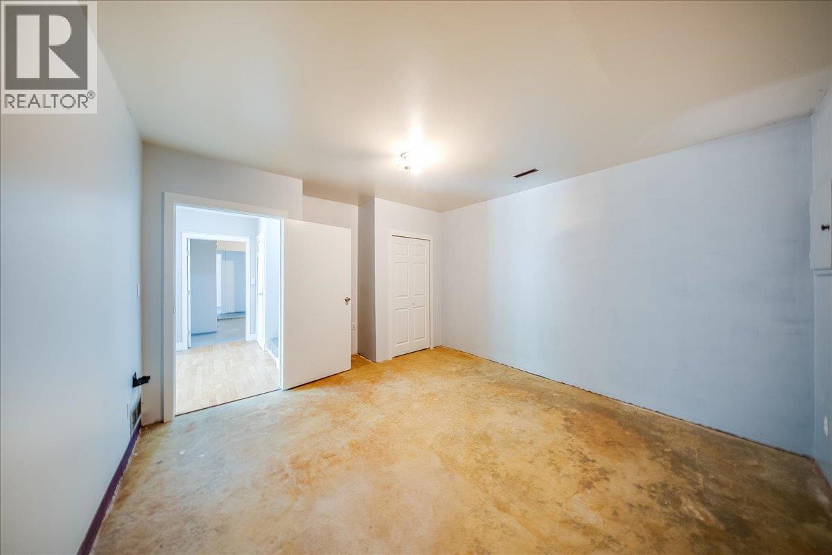 909 7th Street, Montrose, British Columbia  V0G 1P0 - Photo 26 - 10387602