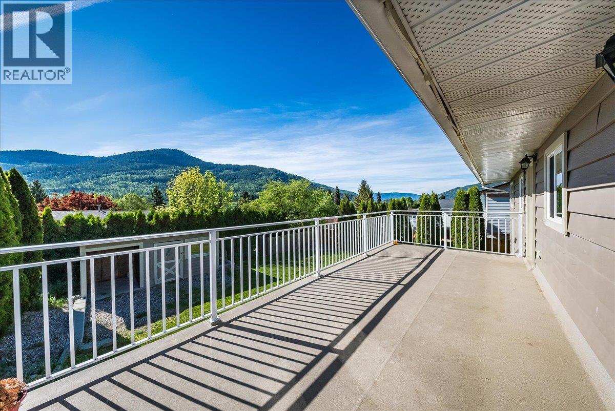 909 7th Street, Montrose, British Columbia  V0G 1P0 - Photo 43 - 10387602