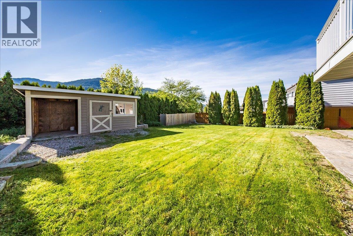 909 7th Street, Montrose, British Columbia  V0G 1P0 - Photo 46 - 10387602