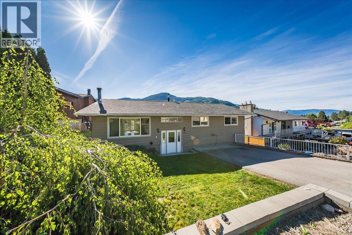 909 7th Street, Montrose, British Columbia  V0G 1P0 - Photo 55 - 10387602