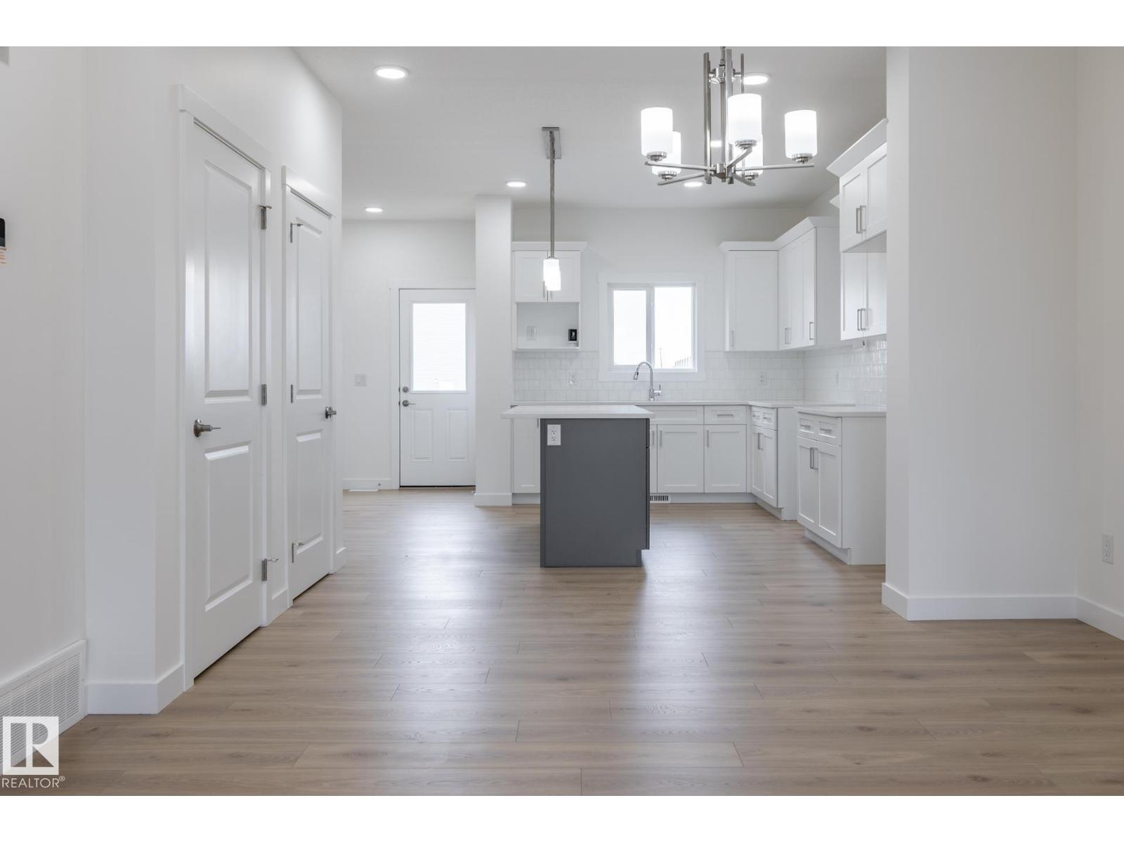 235 157 Av NE, Edmonton, Alberta  T5Y 6K8 - Photo 7 - E4468049