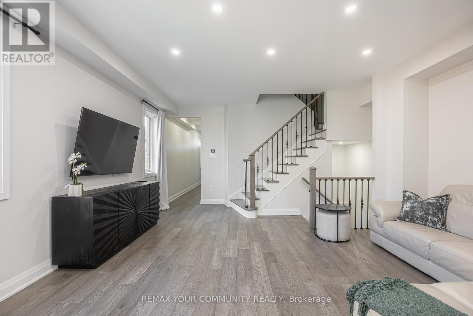 65 Bristlewood Crescent, Vaughan, Ontario  L4J 9K9 - Photo 9 - N13137080
