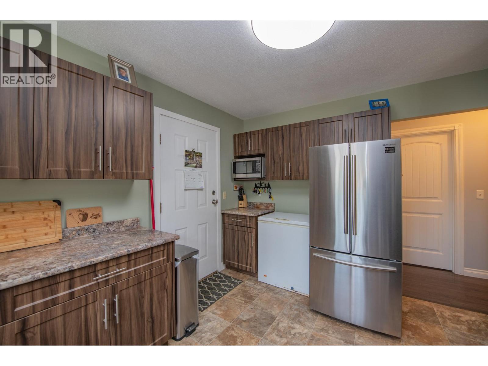 2250 Leblanc Street, Lumby, British Columbia  V0E 2G0 - Photo 10 - 10387746