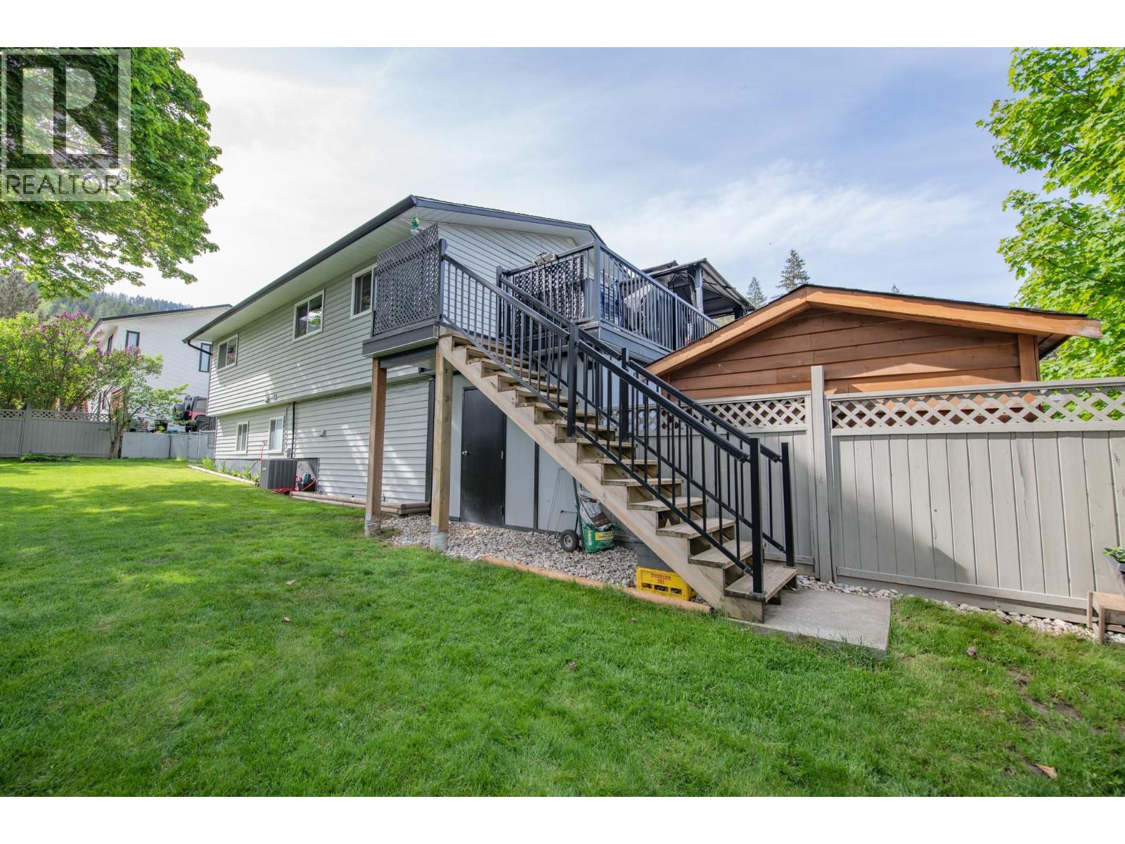 2250 Leblanc Street, Lumby, British Columbia  V0E 2G0 - Photo 17 - 10387746