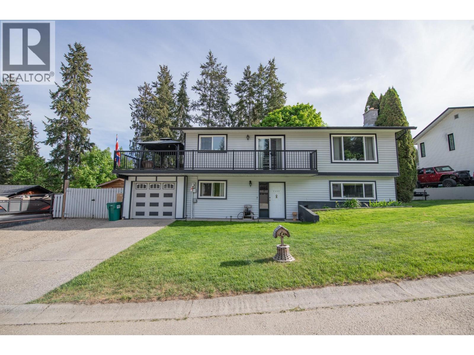 2250 Leblanc Street, Lumby, British Columbia  V0E 2G0 - Photo 2 - 10387746