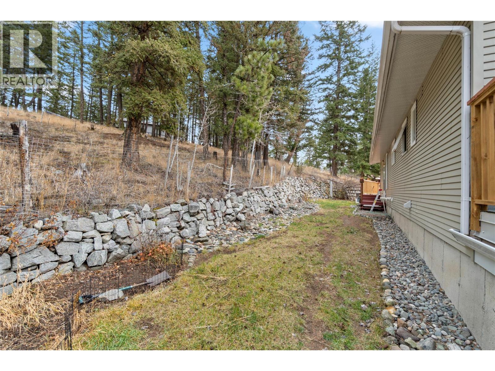 222 Thrissel Place, Logan Lake, British Columbia  V0K 1W0 - Photo 35 - 10387436