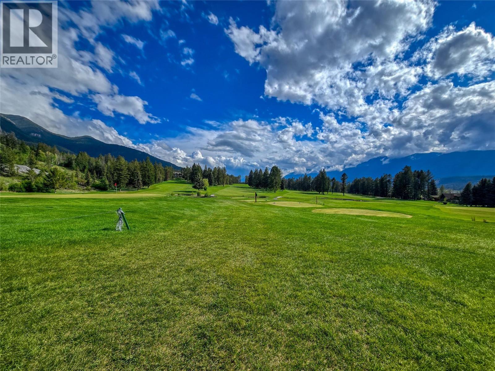 5060 Hot Springs Road, Fairmont Hot Springs, British Columbia  V0B 1L1 - Photo 10 - 10387036
