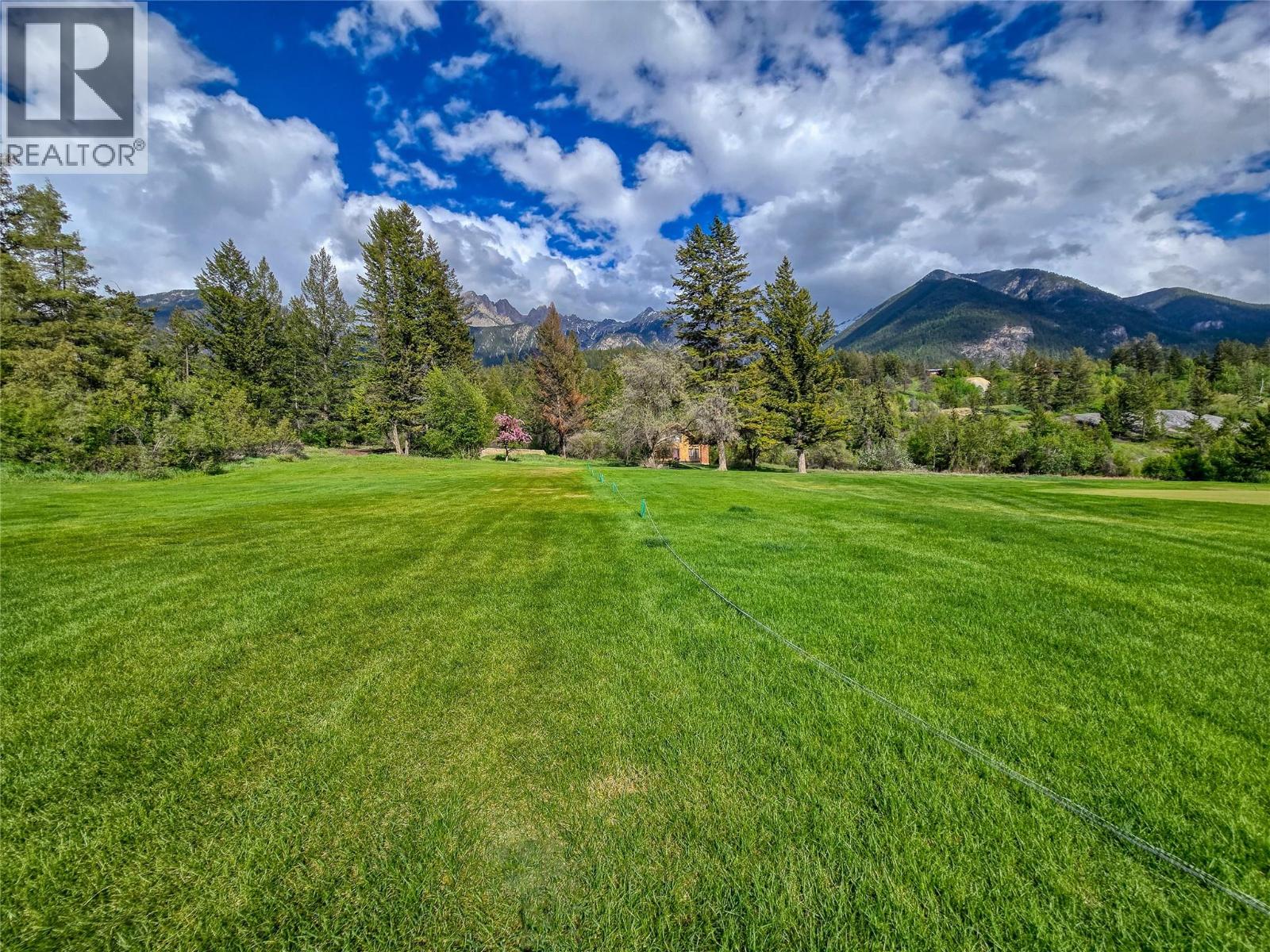 5060 Hot Springs Road, Fairmont Hot Springs, British Columbia  V0B 1L1 - Photo 12 - 10387036