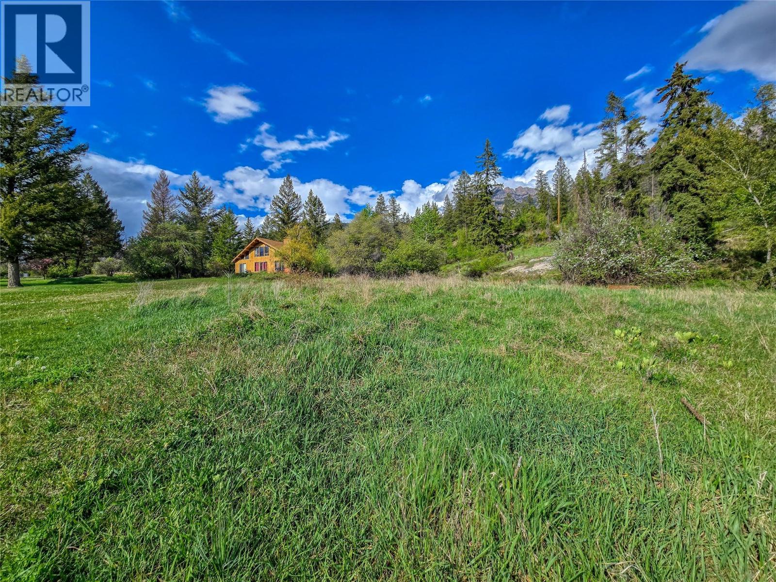 5060 Hot Springs Road, Fairmont Hot Springs, British Columbia  V0B 1L1 - Photo 17 - 10387036