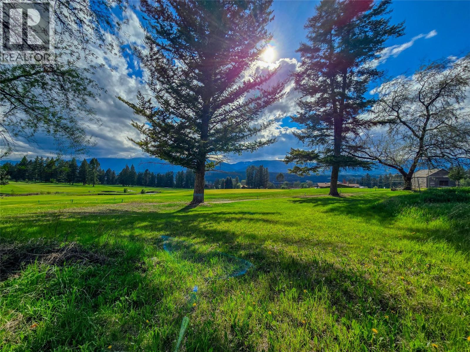 5060 Hot Springs Road, Fairmont Hot Springs, British Columbia  V0B 1L1 - Photo 2 - 10387036