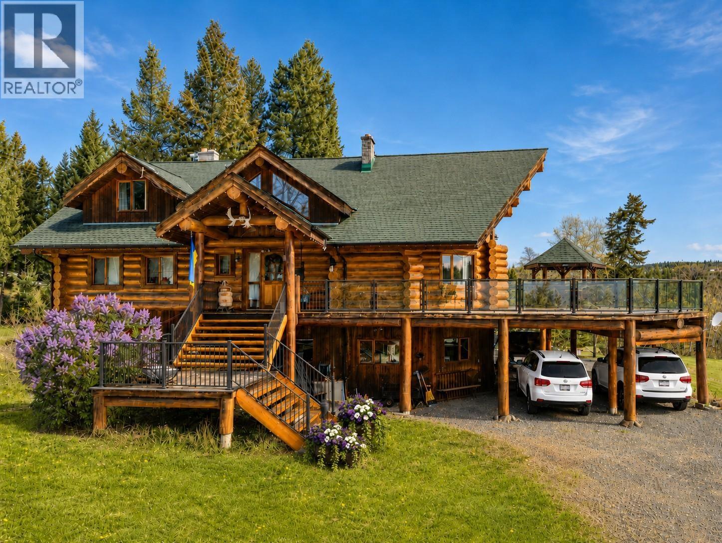 5565 BACKVALLEY ROAD, 100 Mile House, British Columbia