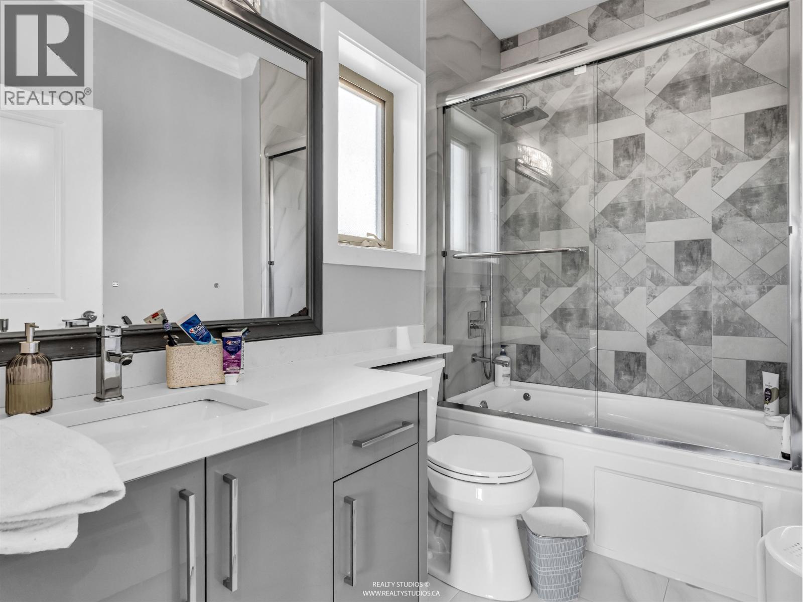 2889 Mcgill Street, Vancouver, British Columbia  V5K 1H7 - Photo 17 - R3124392