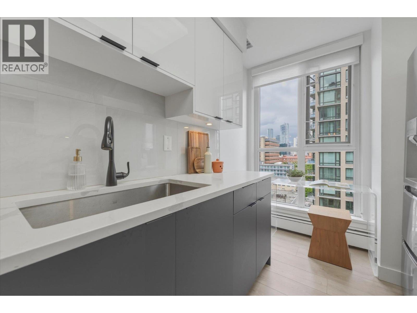 1203 1010 Burnaby Street, Vancouver, British Columbia  V6E 4L8 - Photo 10 - R3124408