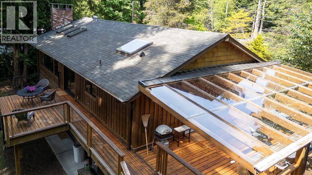 8115 Redrooffs Road, Halfmoon Bay, British Columbia  V7Z 1C7 - Photo 11 - R3124391