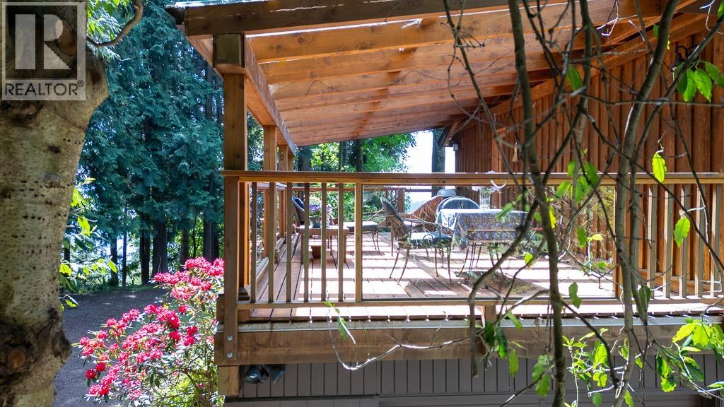 8115 Redrooffs Road, Halfmoon Bay, British Columbia  V7Z 1C7 - Photo 9 - R3124391