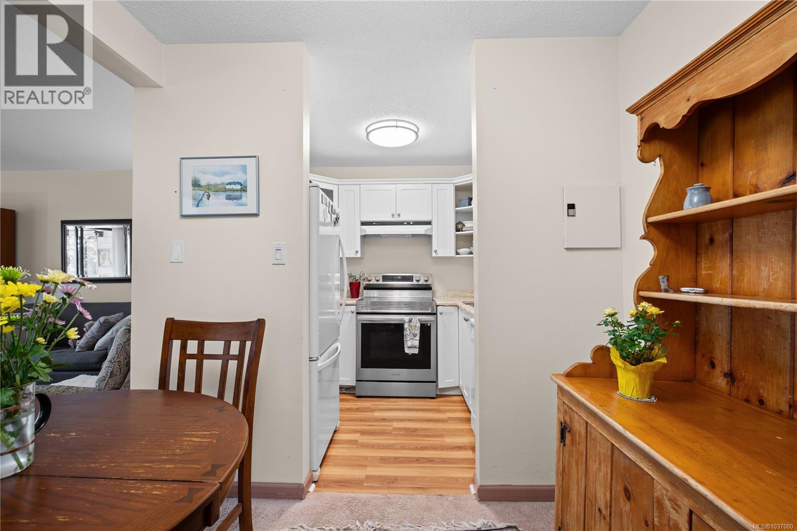 406 1433 Faircliff Lane, Victoria, British Columbia  V8S 3J6 - Photo 16 - 1037080