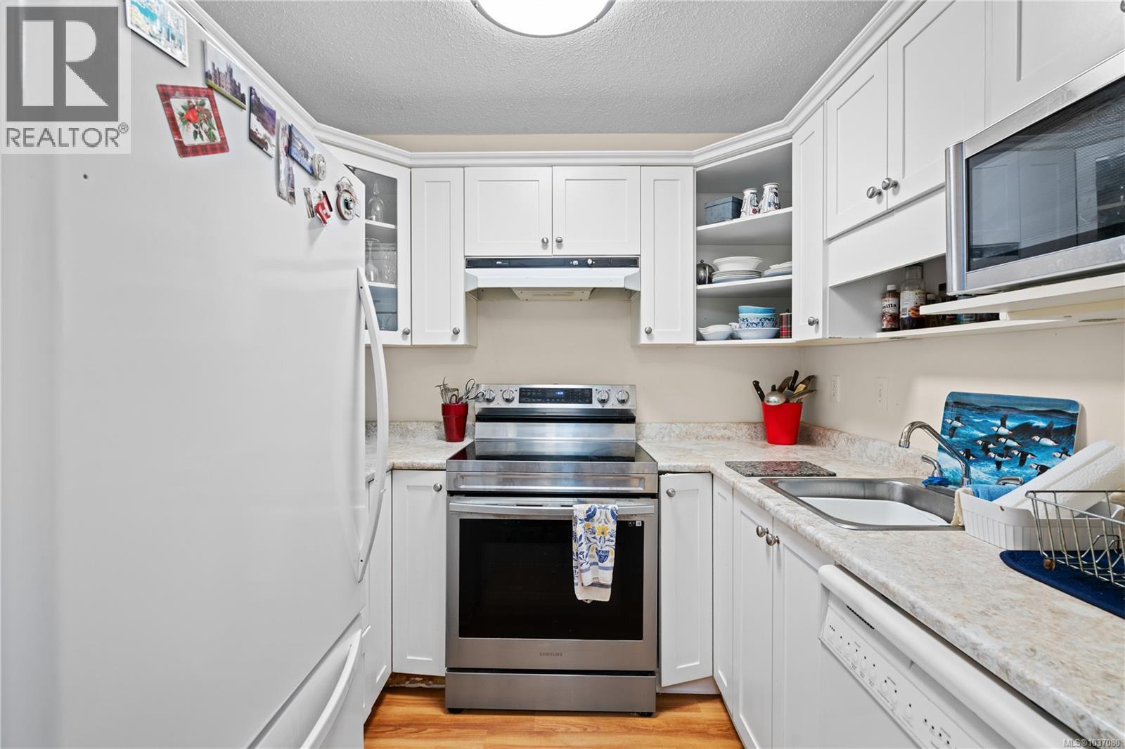 406 1433 Faircliff Lane, Victoria, British Columbia  V8S 3J6 - Photo 17 - 1037080