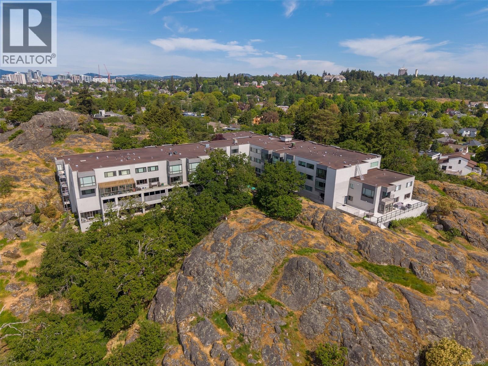 406 1433 Faircliff Lane, Victoria, British Columbia  V8S 3J6 - Photo 37 - 1037080