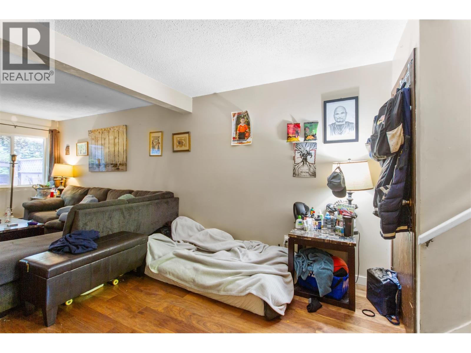 2676 Tretheway Drive, Burnaby, British Columbia  V5B 4R8 - Photo 8 - R3124263