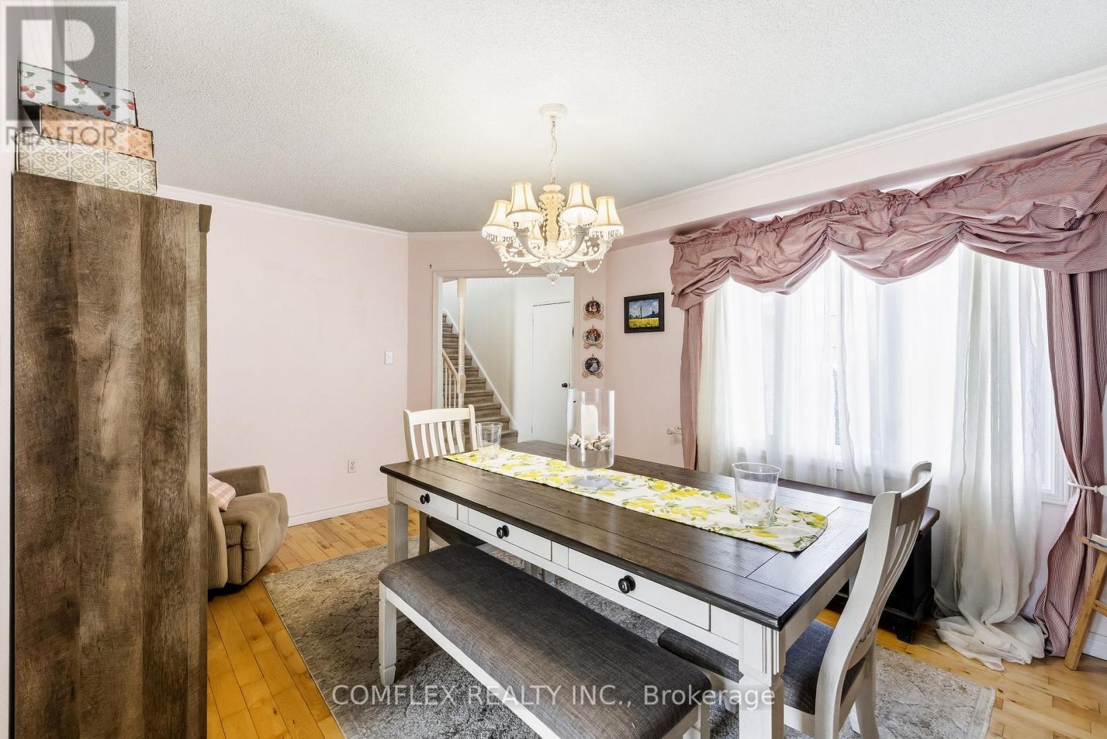 1045 Beaver Valley Crescent E, Oshawa, Ontario  L1J 8N2 - Photo 10 - E13132136