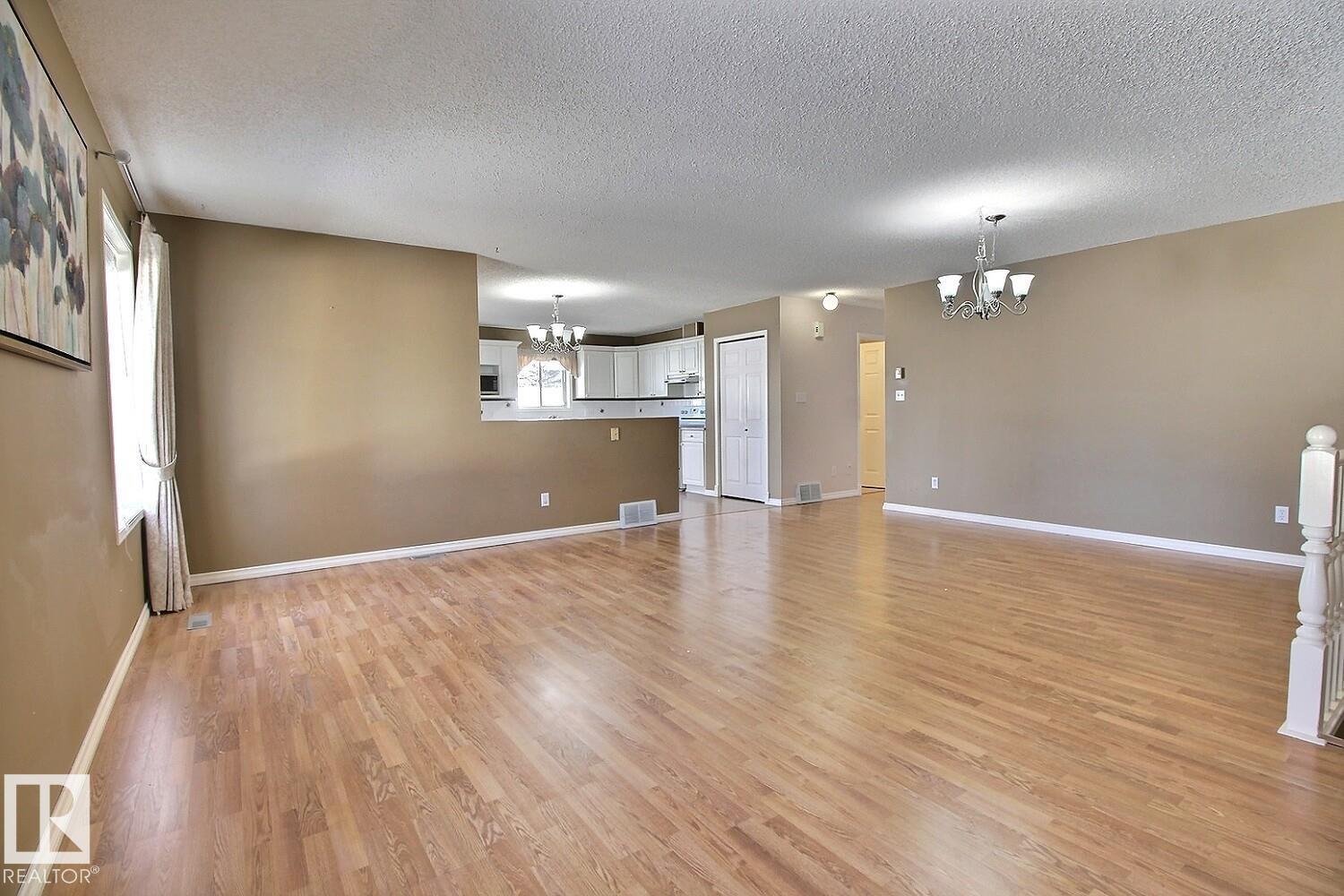 8146 27 Av Nw, Edmonton, Alberta  T6K 4C9 - Photo 7 - E4483923