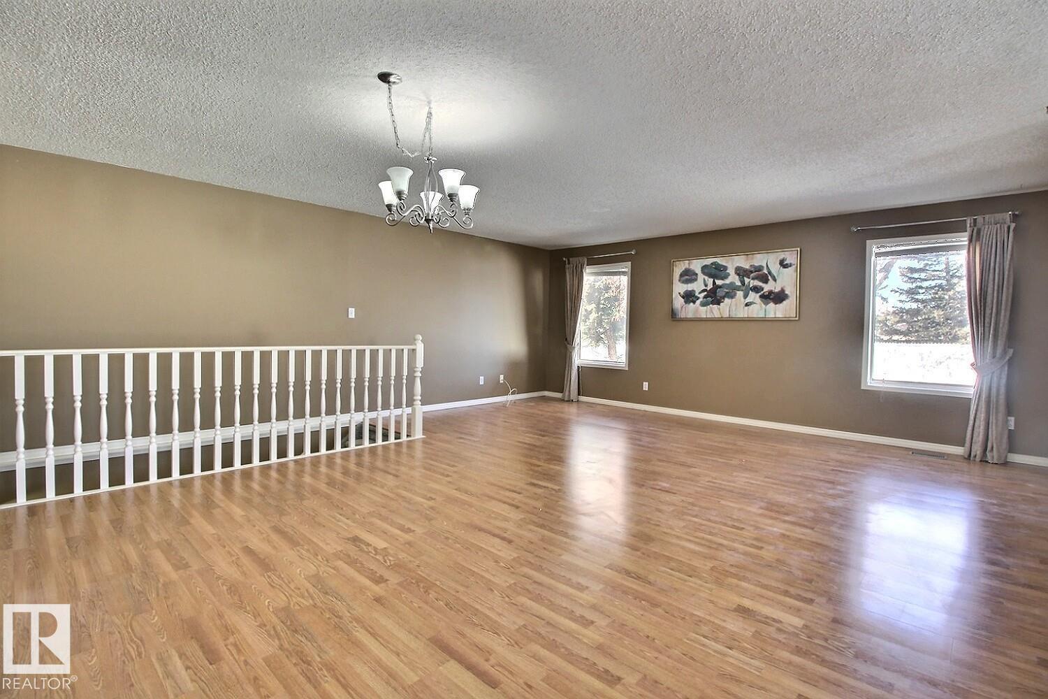 8146 27 Av Nw, Edmonton, Alberta  T6K 4C9 - Photo 8 - E4483923